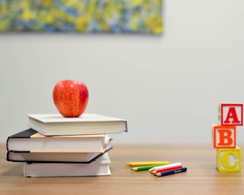 Aula de Kids Center - Ambiente educativo para niños con materiales didácticos